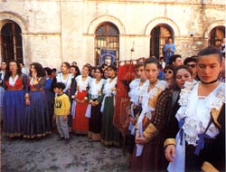 Costumi delle donne arbëreshë.